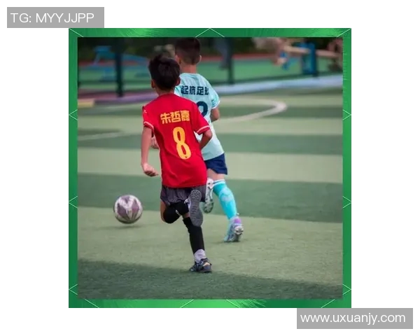 足球场上梦想起航,球星歌声激昂奋进 足球场上梦想起航,球星歌声激昂奋进